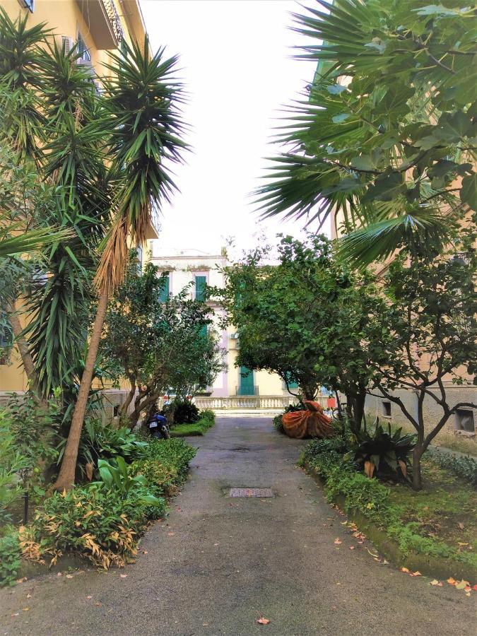 Bed and Breakfast Non Ci Resta Che Napoli Exterior foto